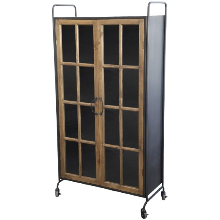 Starý klasický kabinet na kolieskach