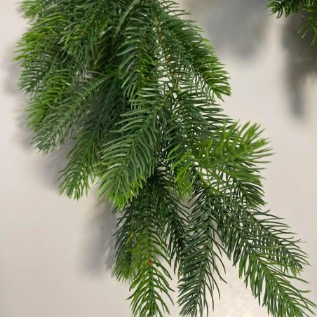 Zelená girlanda 270cm 3D