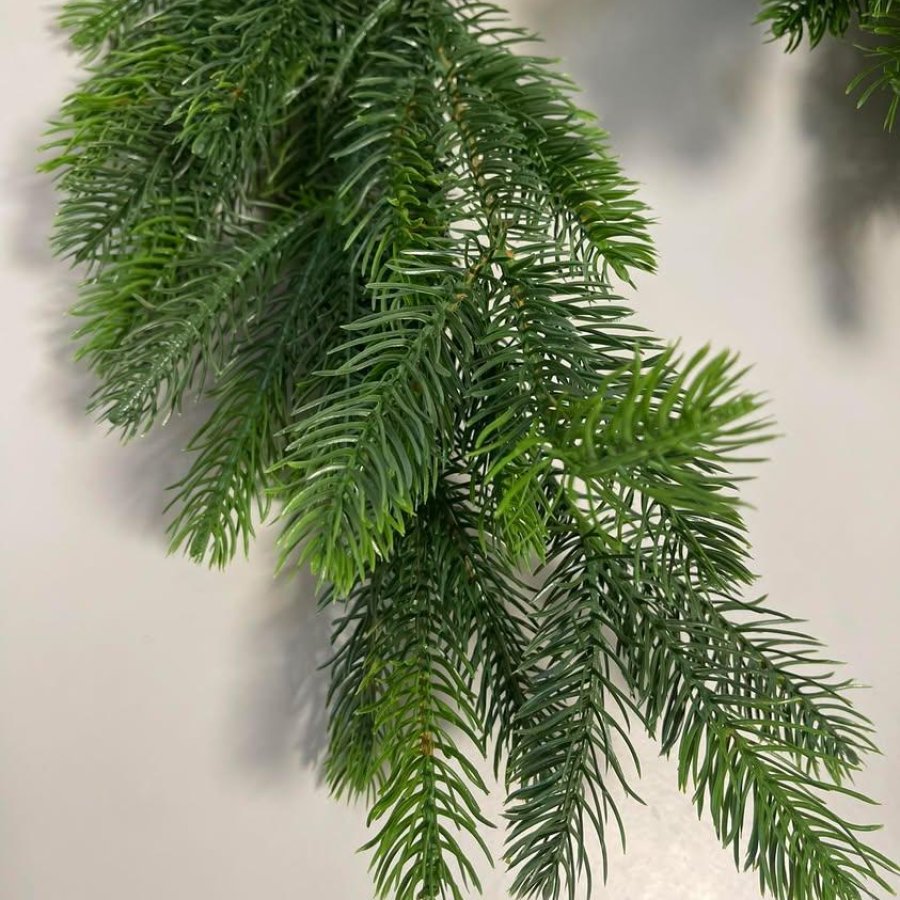 Zelená girlanda 270cm 3D
