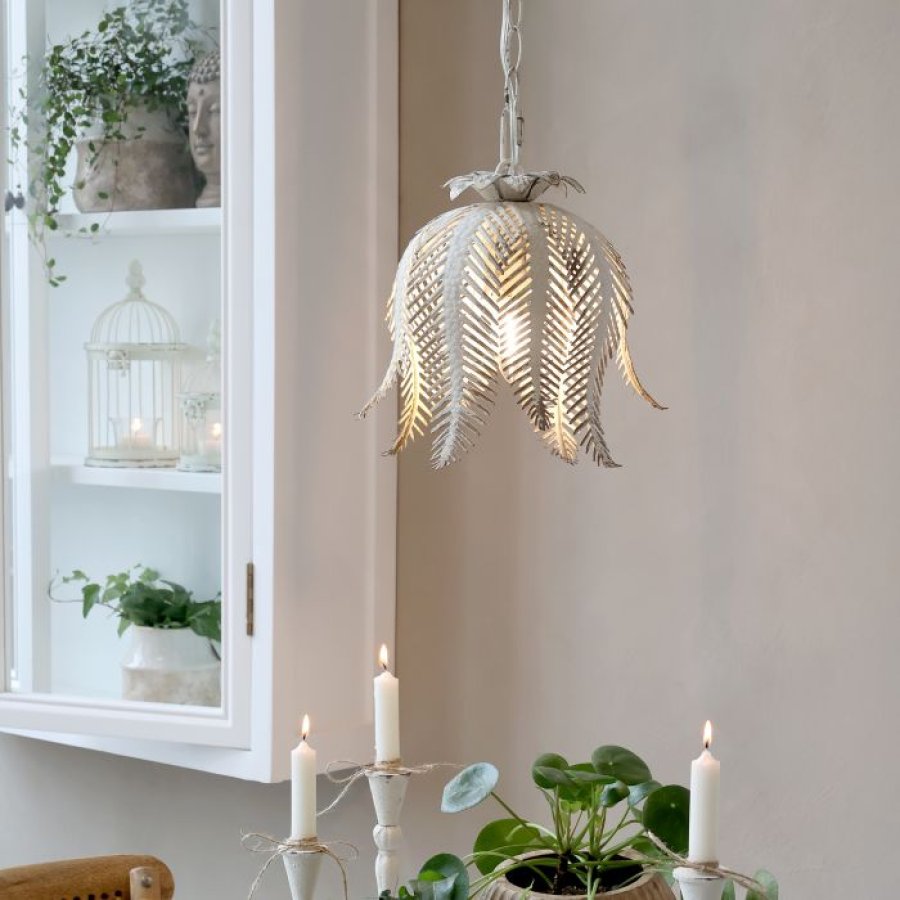 Lampa s listami biely kov