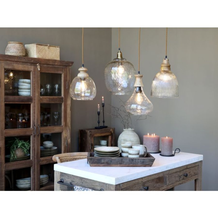 Sklenená lampa s drevom