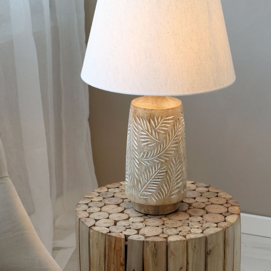 Stolová lampa s drevenou nohou