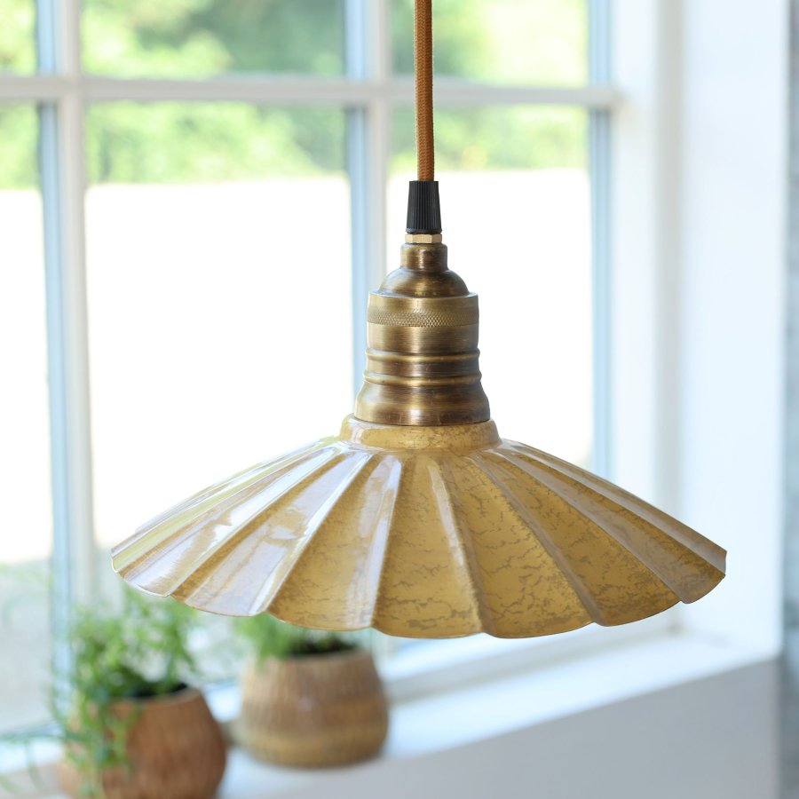 Lunel lampa v smaltovanej medovej farbe