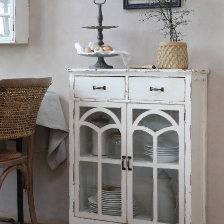 Biela vintage skrinka