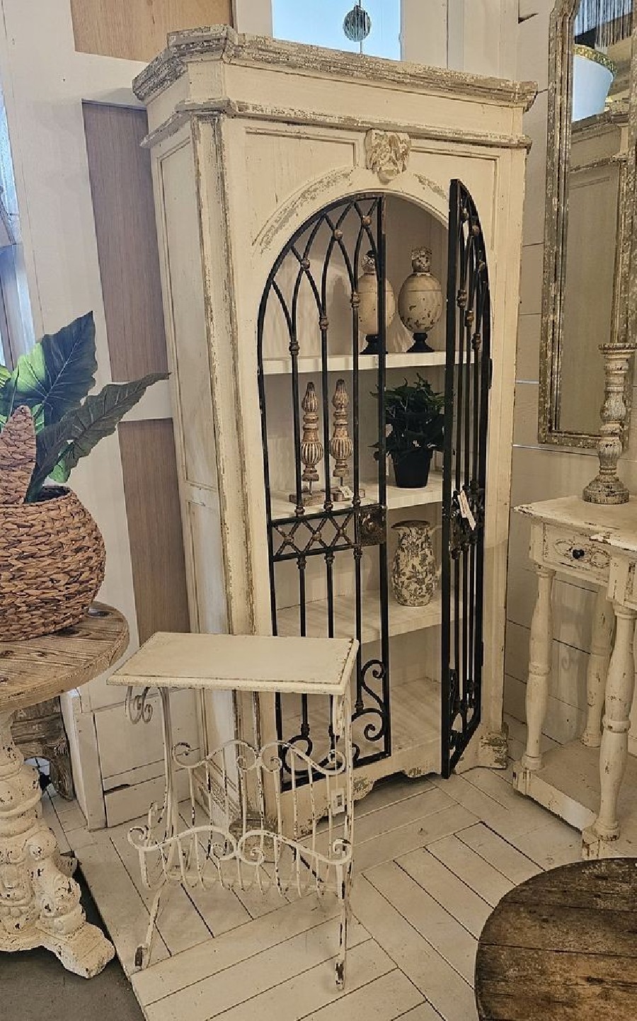 Skriňa z dreva a kovu shabby chic | Clayre & Eef