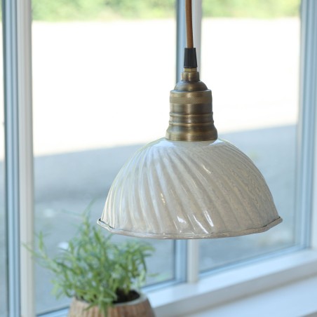 LUNEL – smaltovaná kovová lampa v krémovej farbe