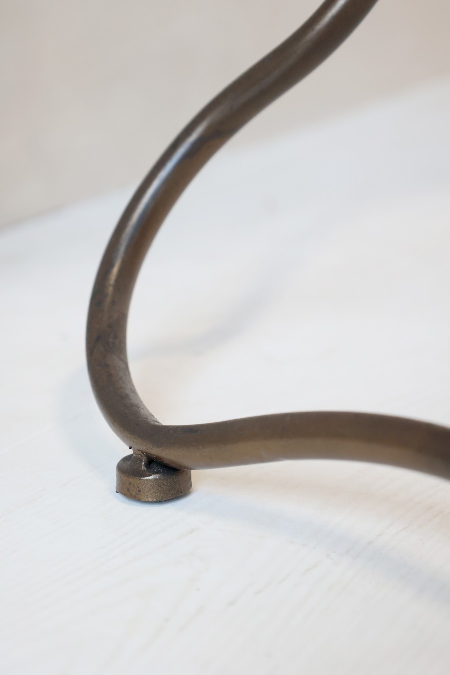 Skladací stolík s podnosom z recyklovaného dreva 70 cm
